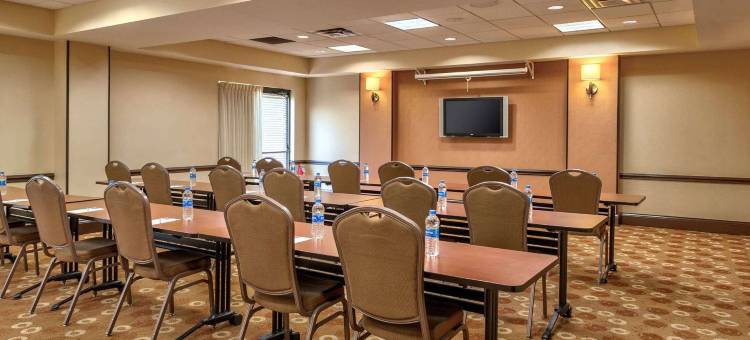 堪萨斯城机场温德姆花园酒店(Wyndham Garden Kansas City Airport)图片