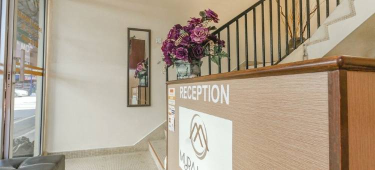 OYO 703 Myra Hotel图片