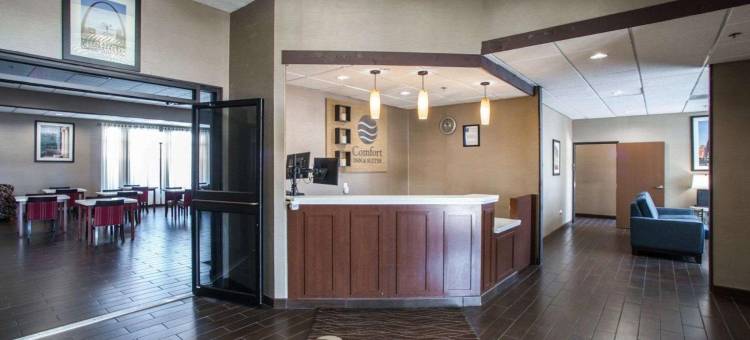 圣路易斯 - 黑泽尔伍德舒适套房酒店(Comfort Inn & Suites St Louis-Hazelwood)图片