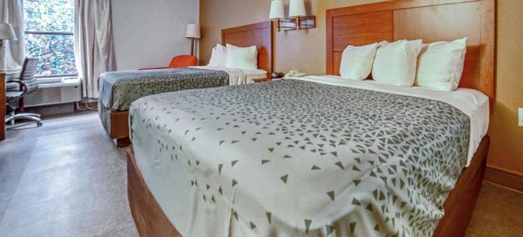 伊克诺旅馆-罗利靠近核桃溪露天剧场(Econo Lodge Raleigh Near Walnut Creek Amphitheatre)图片