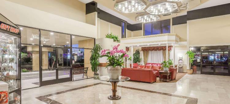 加登格罗夫-阿纳海姆南华美达广场酒店(Ramada Plaza by Wyndham Garden Grove/Anaheim South)图片