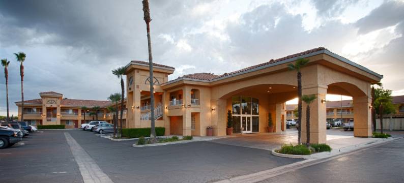 勒莫尔贝斯特韦斯特套房酒店(Best Western Inn  Suites Lemoore)图片