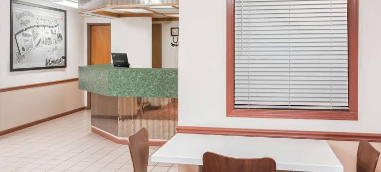 系普谢瓦纳温德姆速8酒店(Super 8 by Wyndham Shipshewana)图片