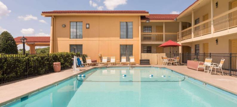 格林维尔呗盟套房酒店-伍德拉夫(Baymont by Wyndham Greenville Woodruff Rd)图片