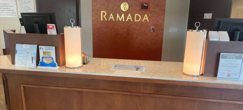 明尼阿波利斯黄金谷华美达酒店(Ramada by Wyndham Minneapolis Golden Valley)图片