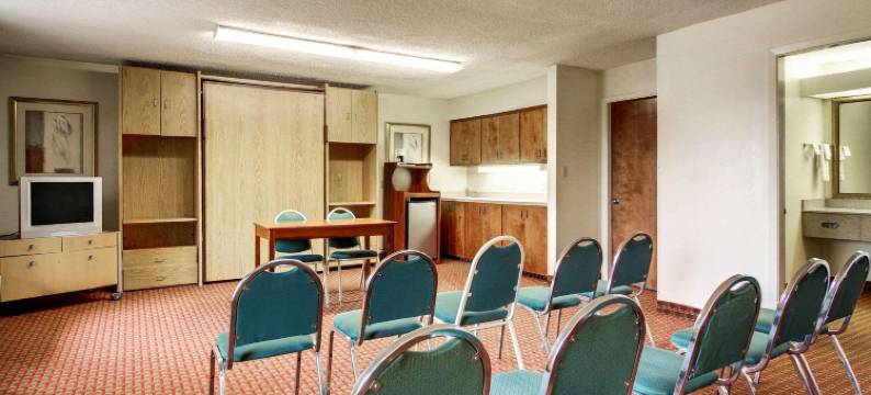 品质酒店及套房克林顿 - 杰克逊西(Quality Inn & Suites Clinton - Jackson West)图片