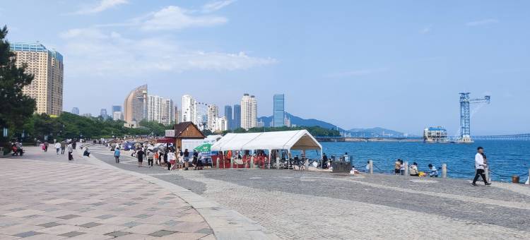 180度一线海景家庭房亲子温暖公寓(中山路分店)图片