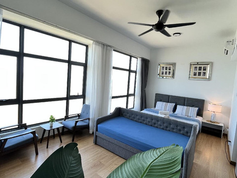 关丹帝国瑞士钟海景酒店由Avenzee