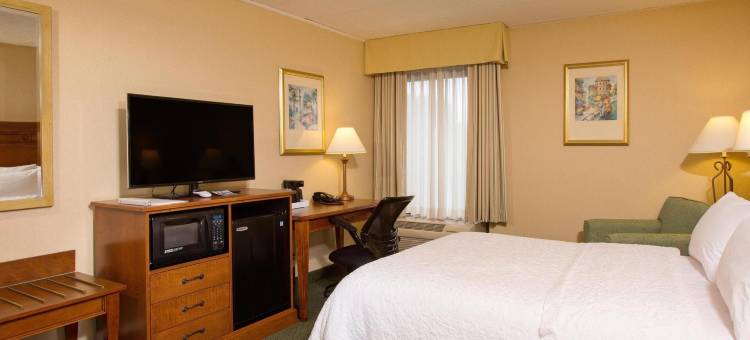 希尔顿欢朋酒店-费尔法克斯城(Hampton Inn Fairfax City)图片