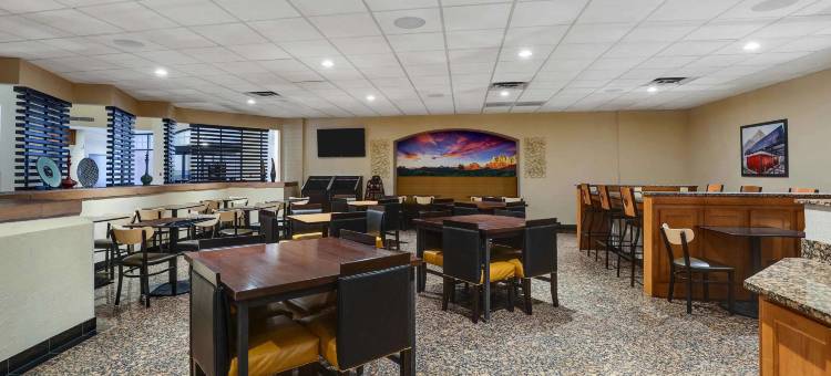 凤凰城机场德鲁里套房酒店(Drury Inn & Suites Phoenix Airport)图片