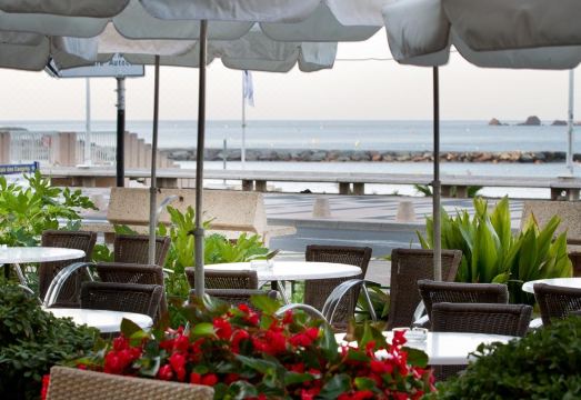 Excelsior Hotel Overview