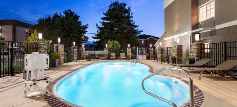 Holiday Inn Express 草地滚球场(Holiday Inn Express BOWLING GREEN by IHG)图片