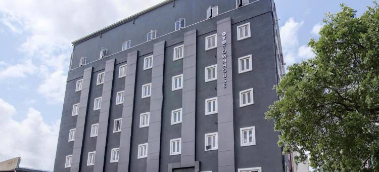 Super Townhouse Rcc Majestic 397 LB Nagar图片