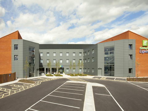 圣奥尔本斯M25-J22路口智选假日酒店