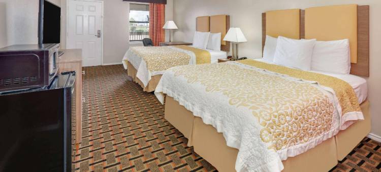 亨茨维尔戴斯套房酒店(Days Inn & Suites by Wyndham Huntsville)图片