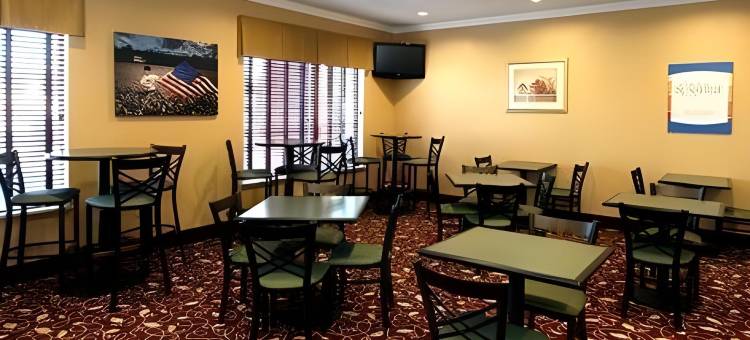 布拉克锡尔84高速公路舒适酒店(Comfort Inn Blackshear Hwy 84)图片