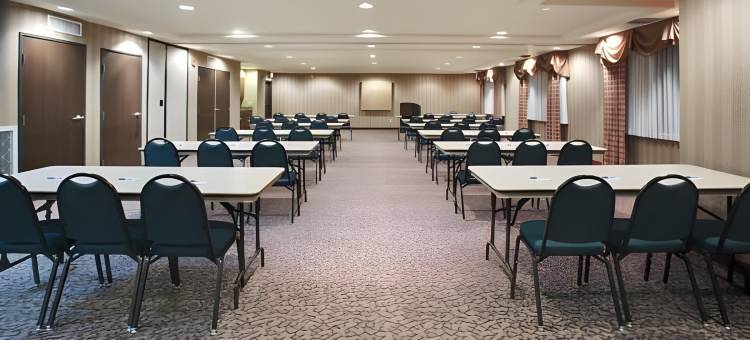 Holiday Inn Express 显示低(Holiday Inn Express Show Low)图片