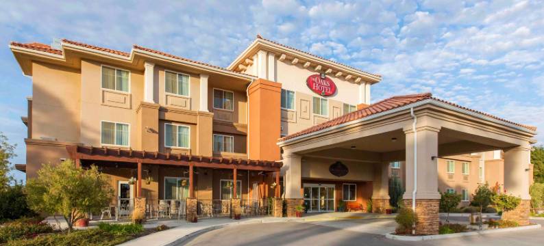 橡树酒店及套房(The Oaks Hotel & Suites)图片