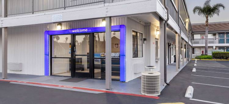 圣塔安那6号汽车旅馆(Motel 6 Santa Ana, CA)图片