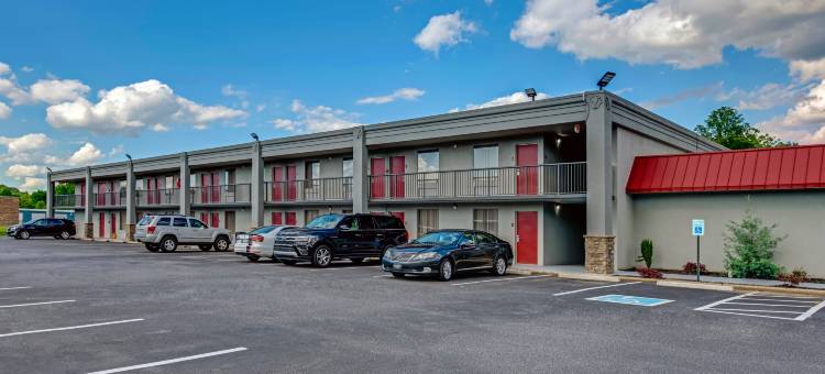 OYO 威尔克斯伯勒421号公路酒店(Red Roof Inn & Suites Wilkesboro)图片