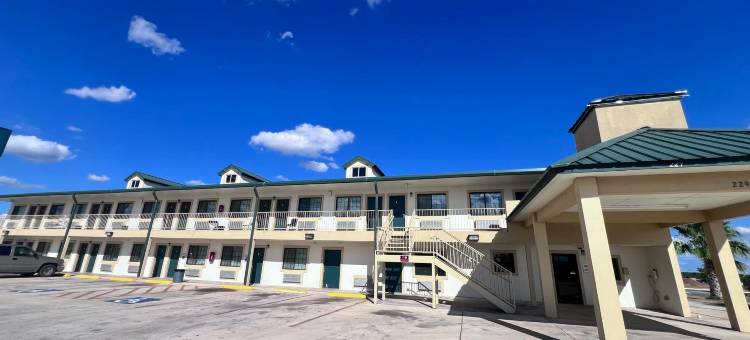 OYO 花园旅馆及套房 佩尔萨尔 I-35 东(OYO Hotel Pearsall I-35 East)图片