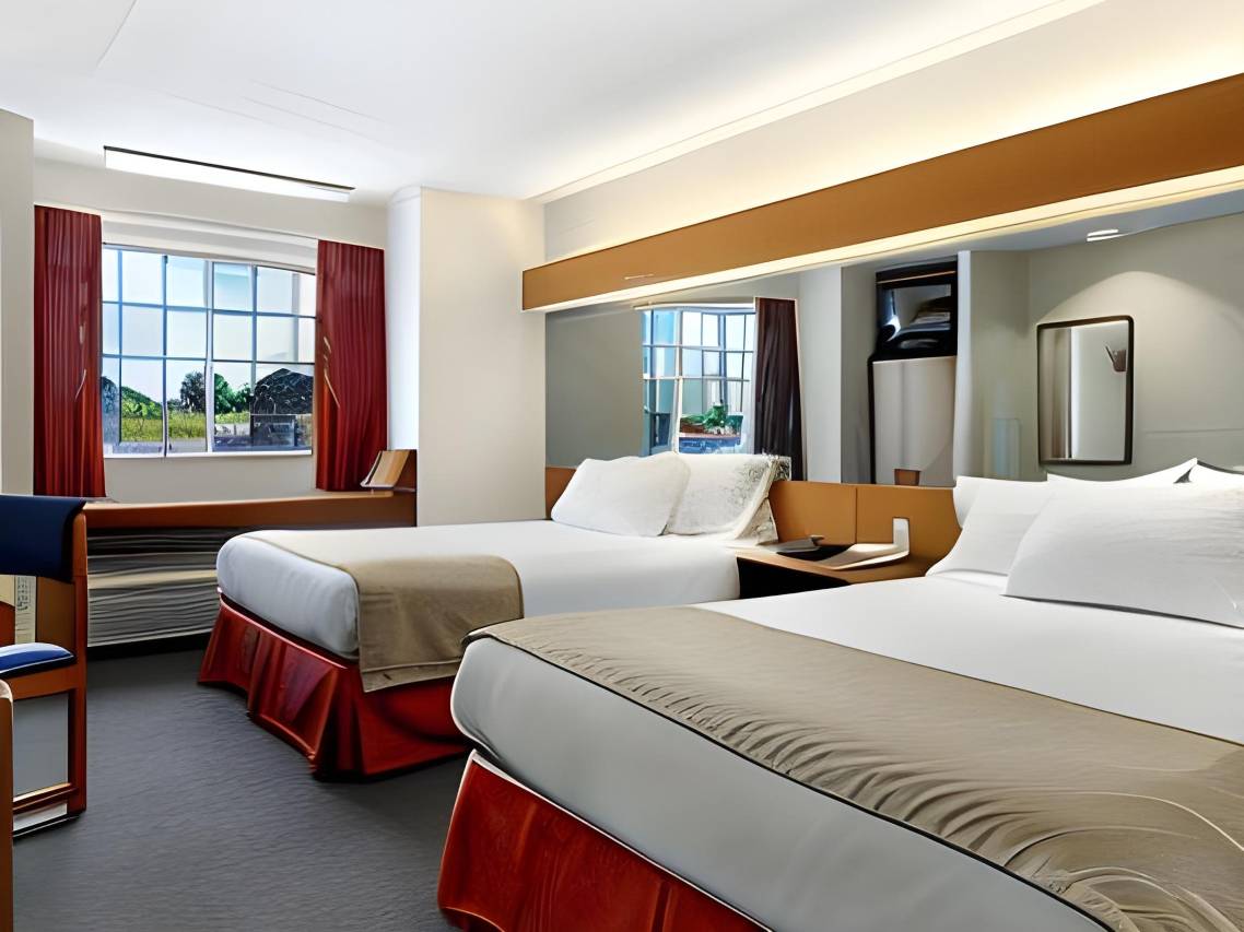 格罗夫城-奥特莱斯购物中心罗德威套房酒店(Quality Inn & Suites Grove City-Outlet Mall)