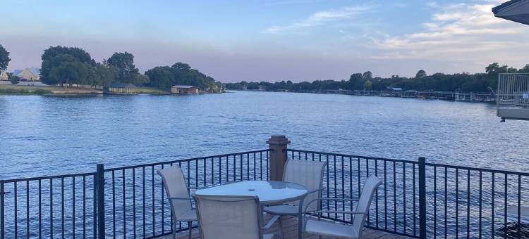 Elm Lodge - Lake House w/ Pool, Dock, 100' Lake Front, Large Yard w/ Great Views图片