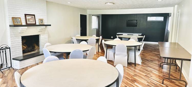速度公园传统客栈(Speedway Legacy Inn)图片