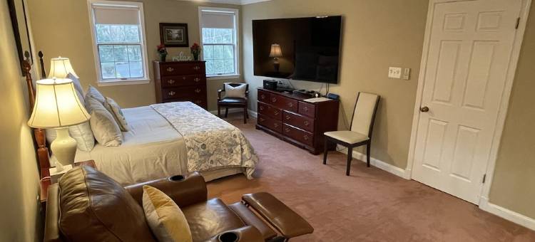 宽敞两卧室公寓，带套内浴室、独立入口、停车位和网球场(Roomy 2 Bedroom Apt. w/en Suite BA, Private Entry & Parking, Tennis Court)图片