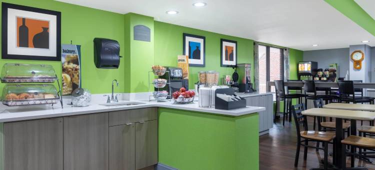 科隆内利斯-诺曼湖麦客达套房酒店(Microtel Inn & Suites by Wyndham Cornelius/Lake Norman)图片