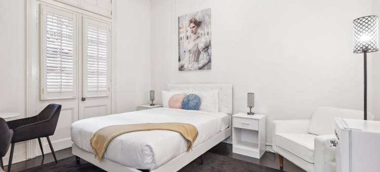 圣赫莱尼的Roami(Roami at St. Helene)图片