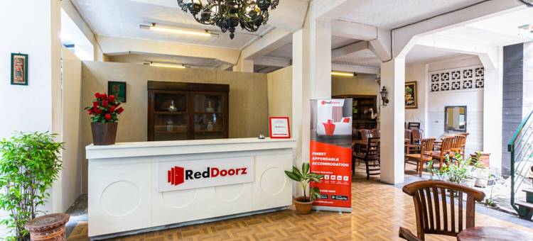 红多兹酒店@梭罗乌利普苏莫哈霍(RedDoorz @ Urip Sumoharjo Solo)图片