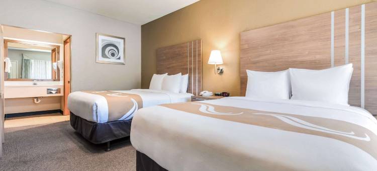 班布里治岛凯艺套房酒店(Quality Inn & Suites Bainbridge Island)图片