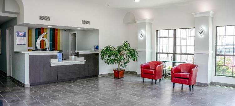 克莱尔莫尔 6 号工作室酒店(Studio 6 Claremore, OK)图片