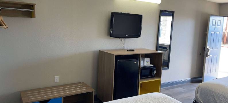 温德姆戴斯酒店圣安东尼奥东南/弗罗斯特银行中心(Days Inn by Wyndham San Antonio Southeast/Frost Bank Center)图片