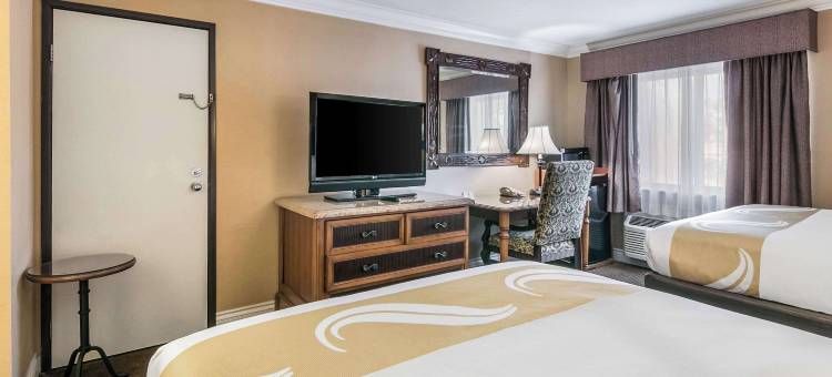 亚特兰大机场南凯艺套房酒店(Quality Inn & Suites Atlanta Airport South)图片