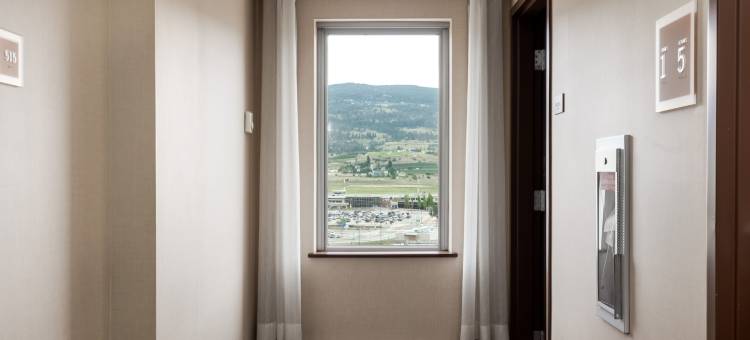 基洛纳机场福朋喜来登酒店(Four Points by Sheraton Kelowna Airport)图片