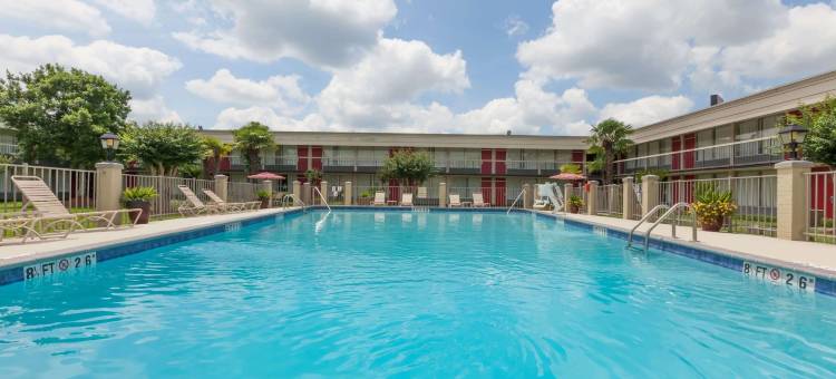 新伊比利亚温德姆华美达酒店(Ramada by Wyndham New Iberia)图片