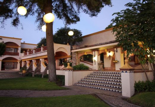 Imperio de AngelesHotel Overview