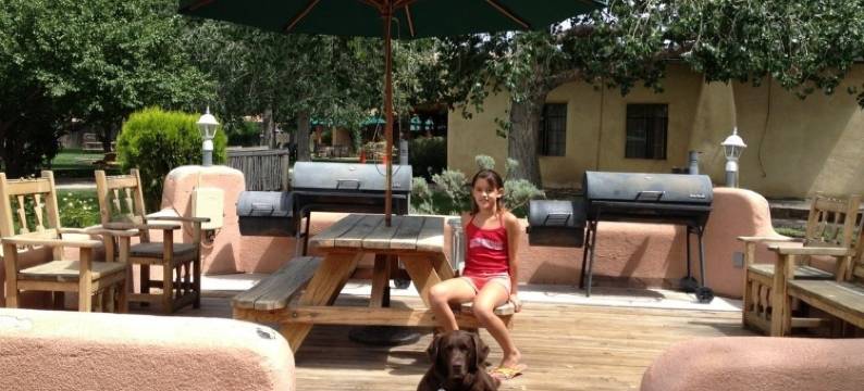 普埃布罗旅舍(El Pueblo Lodge)图片