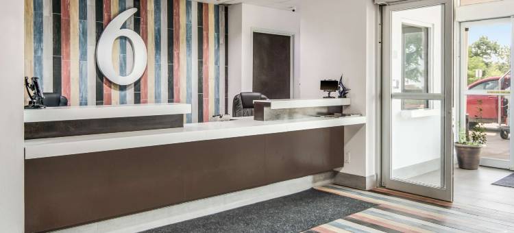 德克萨斯克利本 6 号汽车旅馆(Motel 6 Cleburne, TX)图片