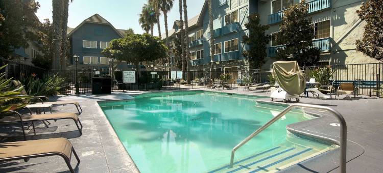 安大略蔚蓝套房酒店，温德姆Trademark精选(Azure Hotel & Suites, Trademark Collection by Wyndham)图片