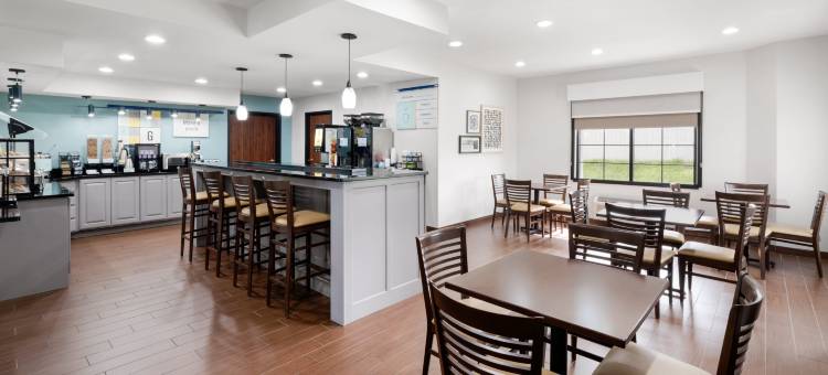 Garner Hotel Topeka WEST  by IHG图片