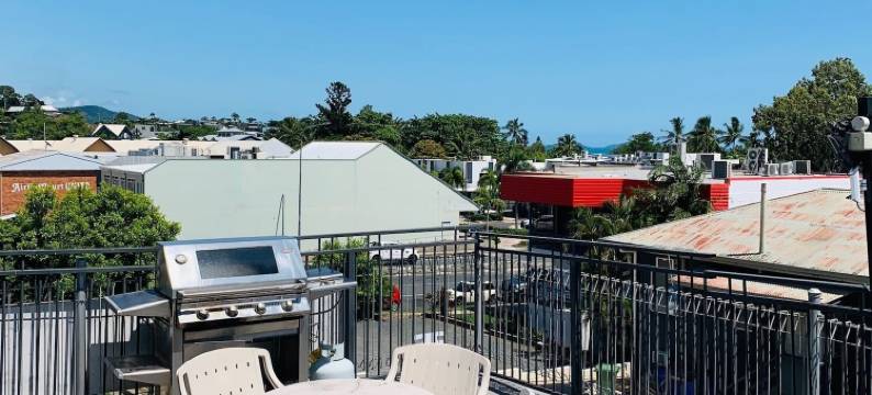 艾利滩别墅(Airlie Beach Apartments)图片