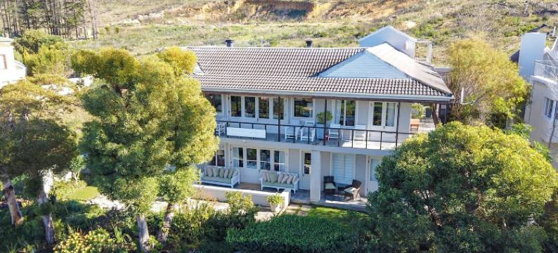 赫曼努斯绿色旅馆(Hermanus Lodge on the Green - Solar Power)图片