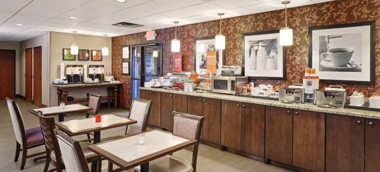 东皮奥里亚欢朋酒店(Hampton Inn Peoria-East at the Riverboat Casino)图片