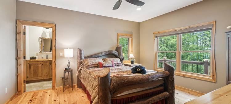 Winnipesaukee Waterfront Adirondack Home with Dock图片