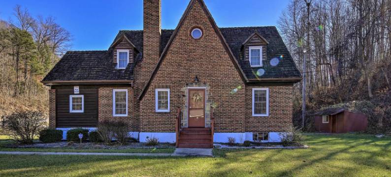 距离道金斯铁路步道半英里：带庭院的家庭住宅(Half-mi to Dawkins Rail Trail: Family Home w/ Yard)图片