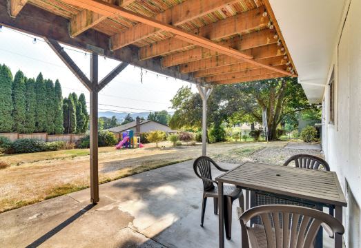 Serene Forest Grove Home w/ Deck & Stunning Views! Hotel Overview
