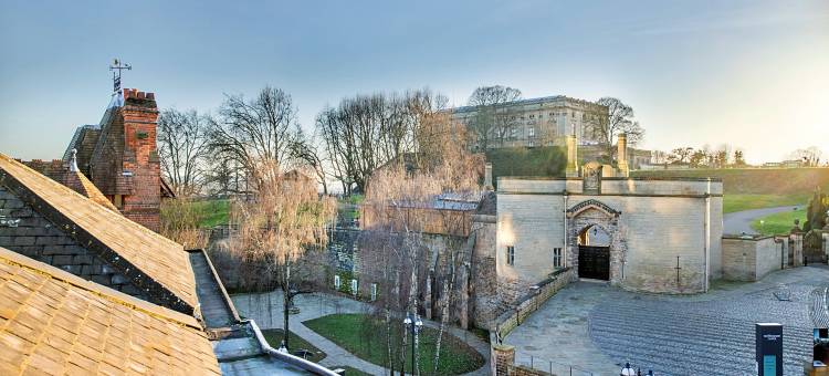 Townhouse in Nottingham with Rooftop Hot Tub图片